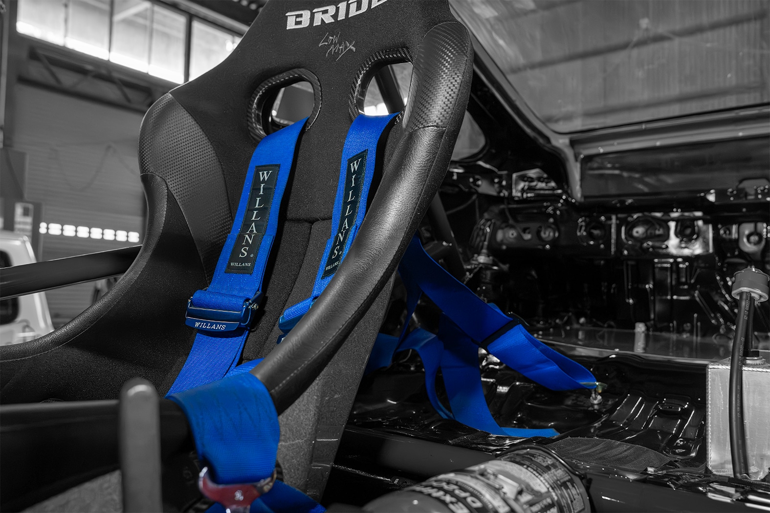 4点式シートベルト